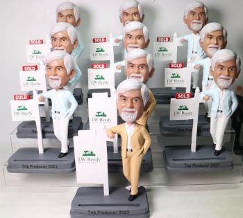 Wholesale Real Estate Custom bobbleheads 20-1000 bulk copying. Custom Figurines for Real Estate Manager/ Realtor/standup comedy/singers/movie stars