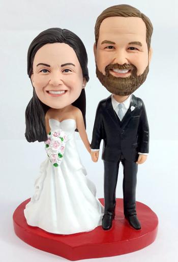 Custom Bobbleheads Cake Toppers classic heart shape scene