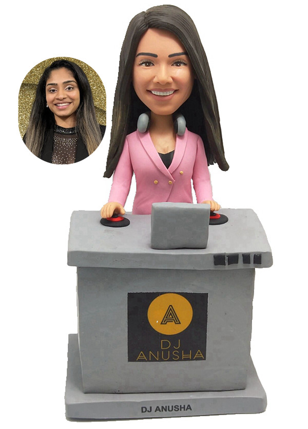 Custom Bobblehead Personalized Bobbleheads Of DJ/Podcast - Click Image to Close